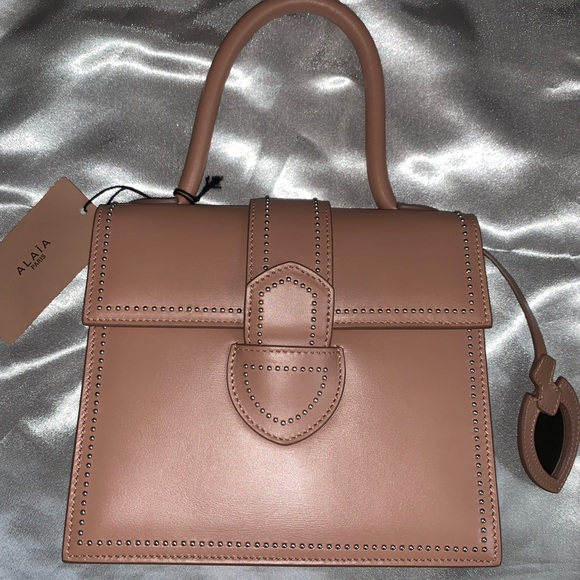 Alaïa Leonie Small Nude Bag - Picture 14 of 15